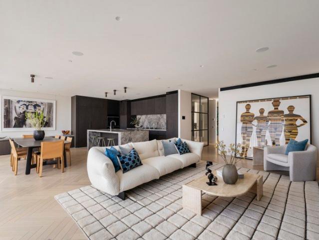 Half Floor Sub Penthouse with City Views