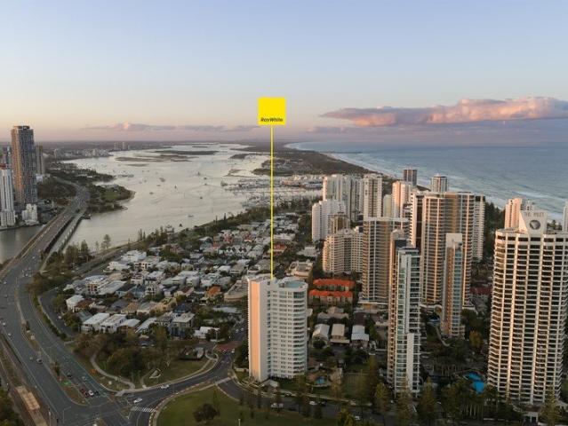 Half Floor Sub Penthouse With Dazzling Views