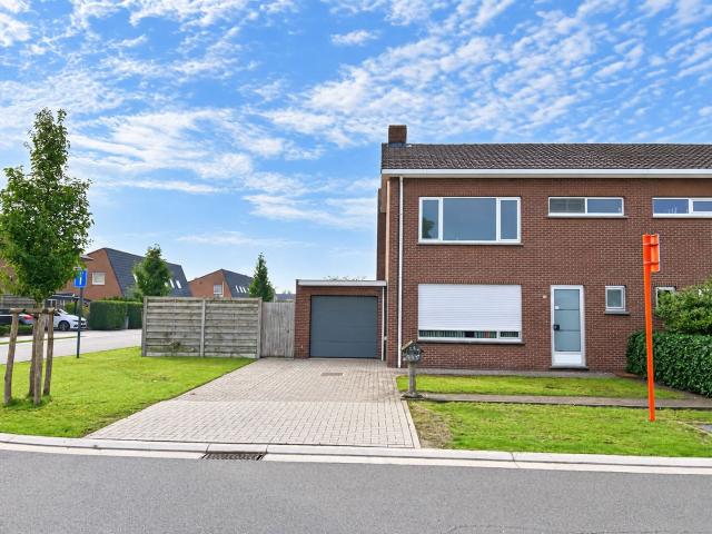 Halfopen woning in Minderhout