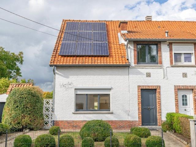 Halfopen woning met ruime tuin in Hoegaarden