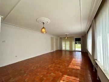 Halfopen woning met 3 slaapkamers, tuin en garage te Neeroeteren