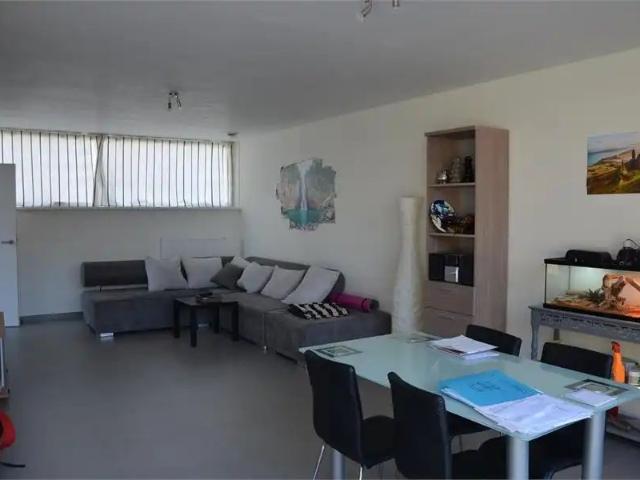Halfopen nieuwbouwwoning met tuin, carport