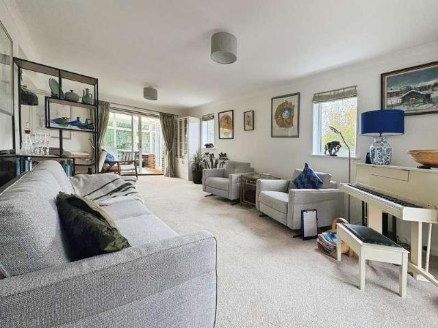 Halfway Close, Trowbridge, BA14