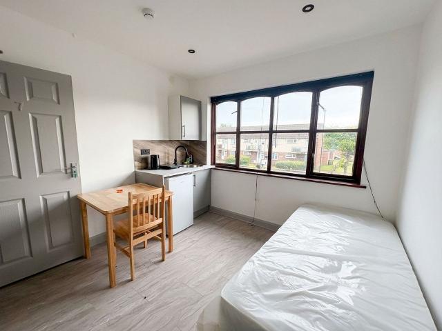 Halfway Street, Sidcup DA15, Studio to rent, £1,050 pcm | PrimeLocation