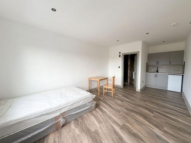 Halfway Street, Sidcup DA15, Studio to rent, £1,300 pcm | PrimeLocation
