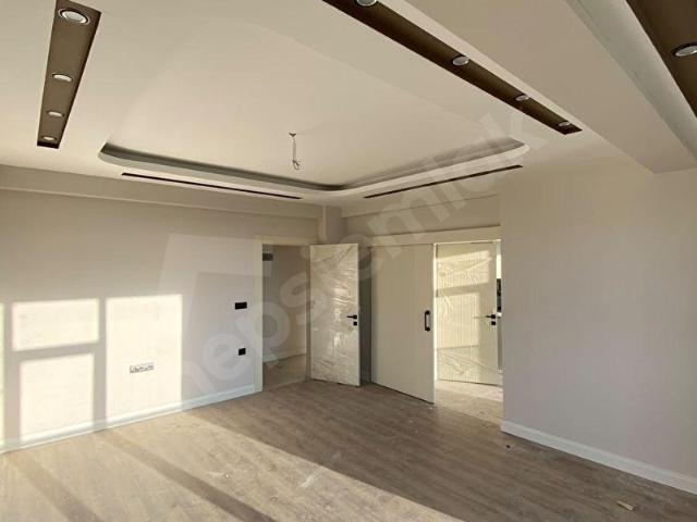 HALİLAĞA MAHALLESİNDE KİRALIK SIFIR 2+1 DAİRE