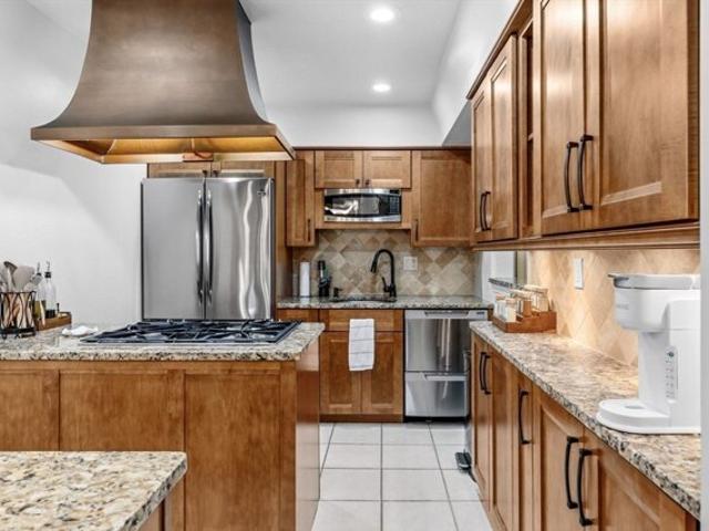Halifax Ct Apt G, Springfield, Condo For Sale