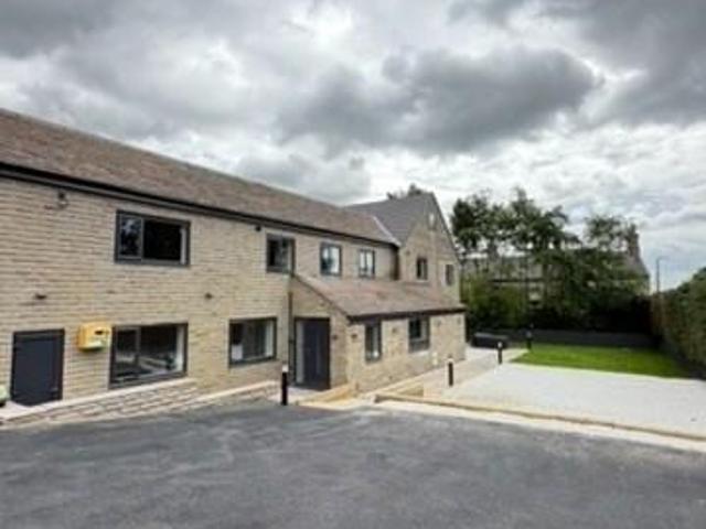 Halifax, Halifax, HX3 1 bed flat to rent £795 pcm £183 pw