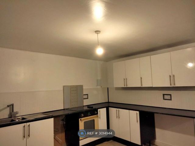 Halifax, Halifax HX3, 1 bed flat to rent, £550 pcm | PrimeLocation