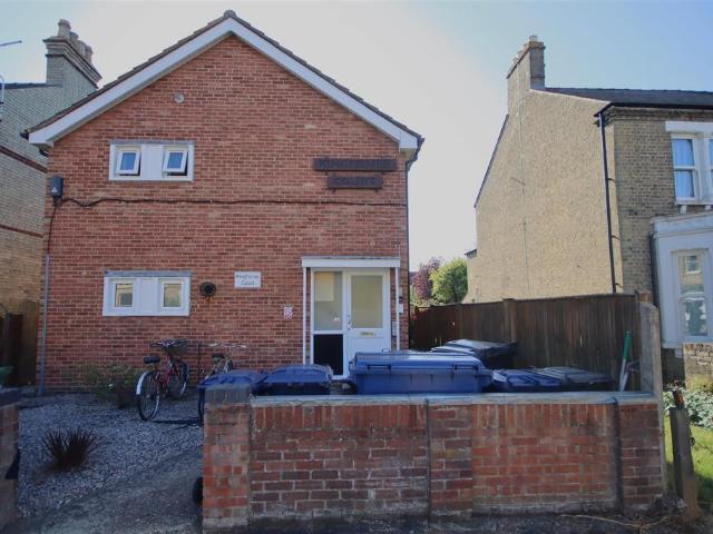 Halifax Road, Cambridge CB4 1 bed apartment to rent £1,200 pcm £277 pw