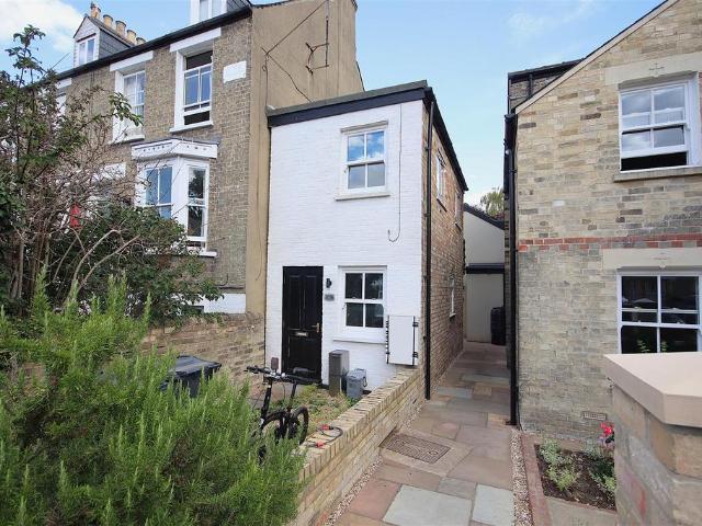 Halifax Road, Cambridge CB4 Studio to rent £925 pcm £213 pw