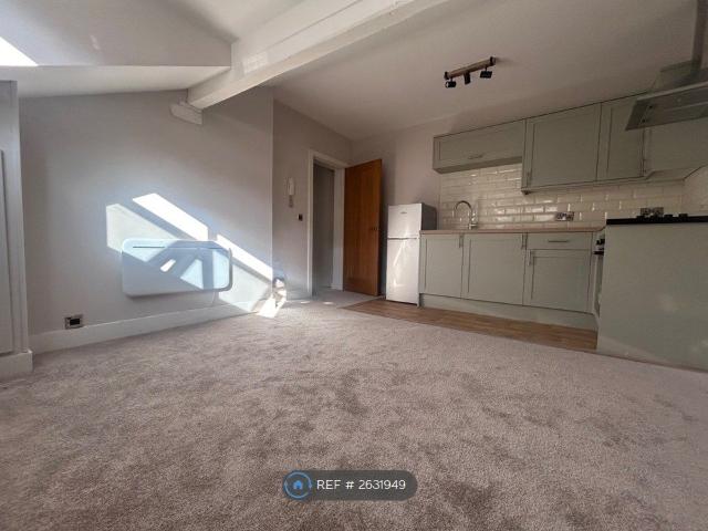 Halifax Road, Sowerby Bridge HX6, 1 bed flat to rent, £725 pcm | PrimeLocation