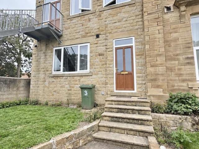 Halifax Road, Staincliffe, DEWSBURY 2 bed flat to rent £725 pcm £167 pw