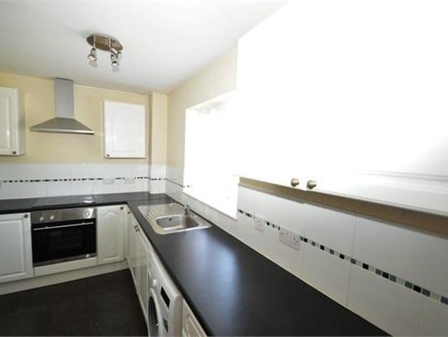 Halifield Drive, Belvedere, DA17 1 bed flat to rent £1,300 pcm £300 pw