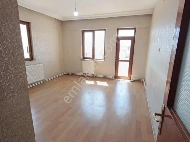 Halil Ağa Mah Kale Yolunda Kiralık 3+1 Daire