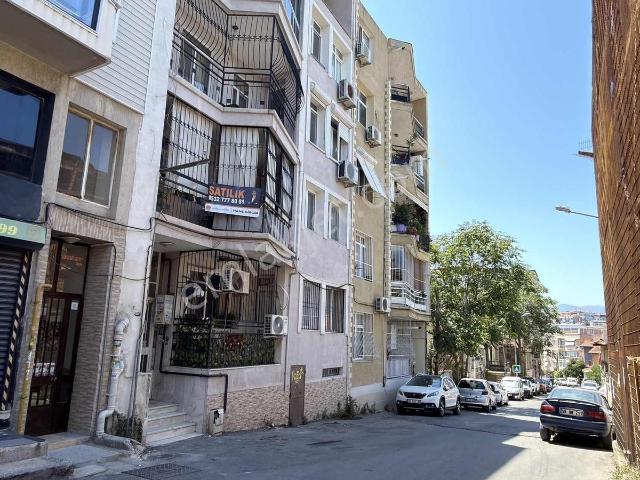 Halil Rıfat Caddesi Üzerinde 4+1 Satılık Bahçeli Daire
