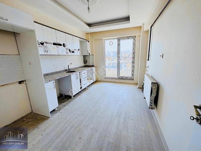 Halilağa Mah. Site İçi Satılık 3+1 Daire