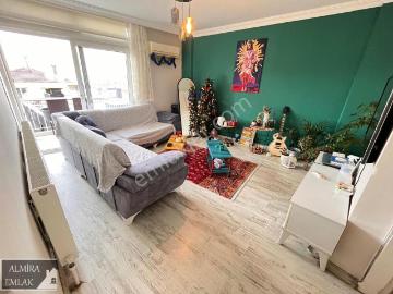 Halilrıfat Paşa Cadde Üzeri Ara Kat 2+1 100m2 Çift Cepheli Daire