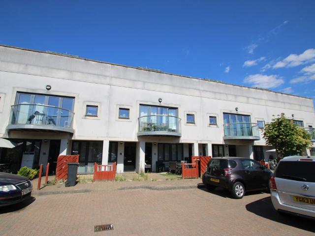 Haling Down Passage, South Croydon CR2, 2 bed flat to rent, £1,650 pcm | PrimeLocation