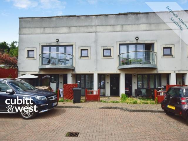 Haling Down Passage, South Croydon CR2 2 bed ground floor flat to rent £1,700 pcm £392 pw