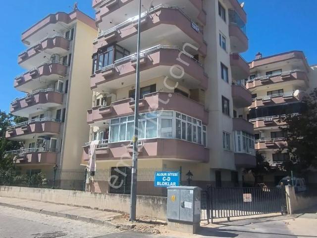 Halitpaşa’da Geniş Balkonlu Ve Masrafsız 2+1 Kiralık Daire