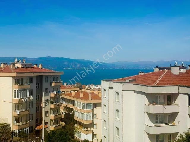 Halitpaşa'da Otoparklı Site İçi Deniz Manz. Kiralık 3+1 Daireler