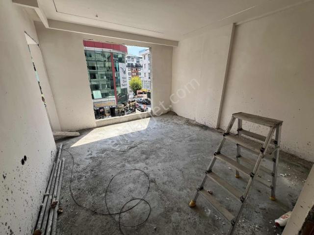Halkalı Ana Cadde Üzeri Sıfır Arakat