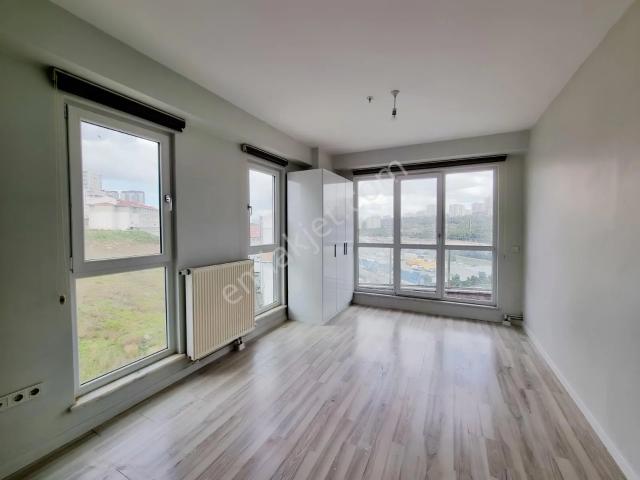 Halkalı Atakent 24 Residence Balkonlu Bakımlı Köşe Kiralık 1+1
