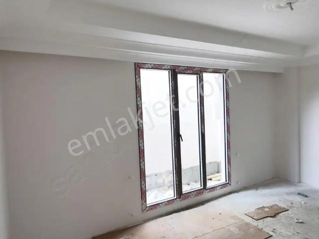 Halkalı Kavaklı'da Sıfır 2+1 Bahçe Kullanımlı Daire