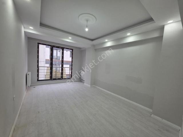 Halkalı İsyasyon Mh.iskanlı Kalp Dmr Hastanesı Yanı Satılık 2+1
