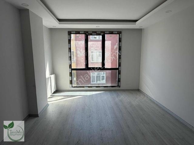 Halkalı Merkezde Yeni Binada 2+1 70 M² Balkonlu 2. Kat Daire