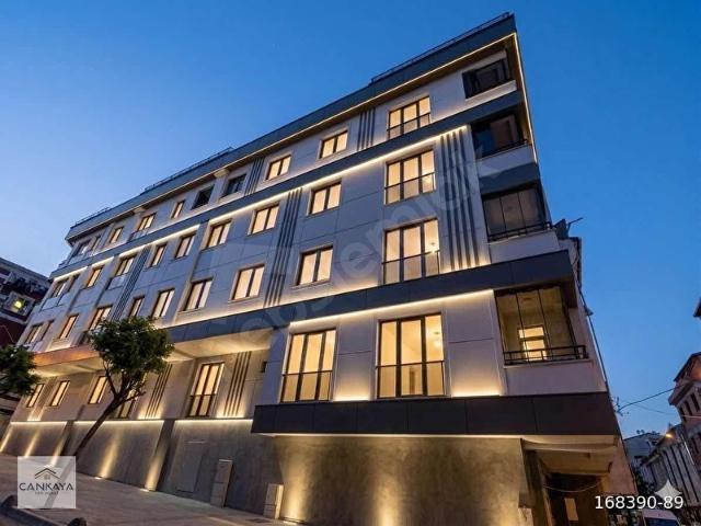 HALKALI MERKEZ DE 3+1 EMSALLERİNDEN BÜYÜK SATILIK DAİRE !