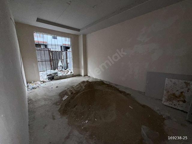 HALKALI NAYMAN'DA SÜPER KONUMDA SATILIK 2+1 FIRSAT DAİRE