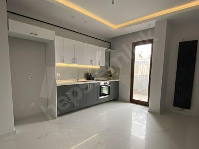 HALKALI KÜÇÜKÇEKMECE THE 34 MASRAFSIZ 2+1 SATILIK TERASLI DAİRE