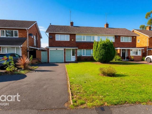 Halkingcroft, Slough 3 bed semi detached house to rent £2,200 pcm £508 pw