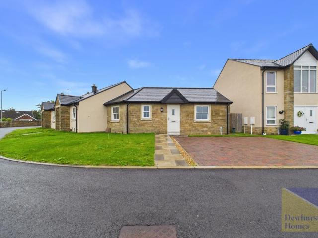 Hall Barn Drive, Longridge PR3 2 bed bungalow to rent £1,250 pcm £288 pw