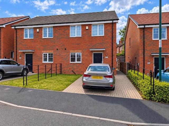 Hall Close, Nottingham NG5, 3 bed property to rent, £1,200 pcm | PrimeLocation