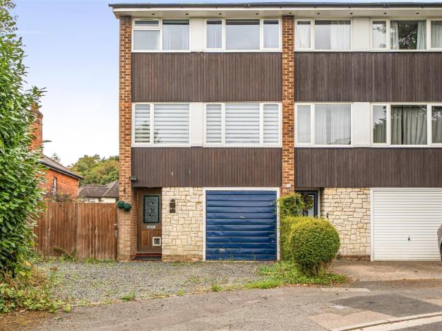 Hall Close, Godalming