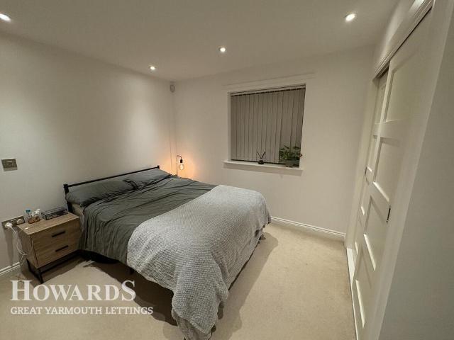 Hall Close, Great yarmouth 2 bed flat to rent £900 pcm £208 pw