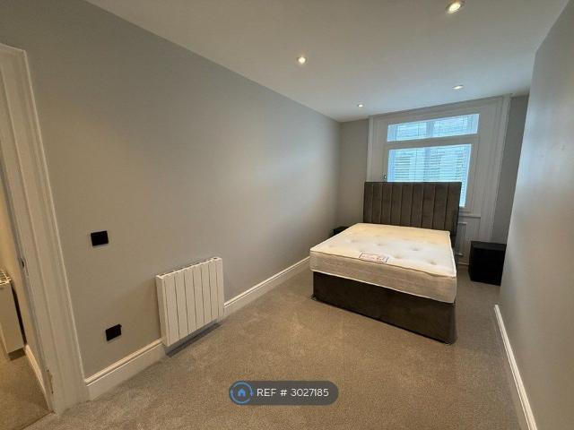 Hall Gate, Doncaster DN1, 2 bed flat to rent, £1,000 pcm | PrimeLocation