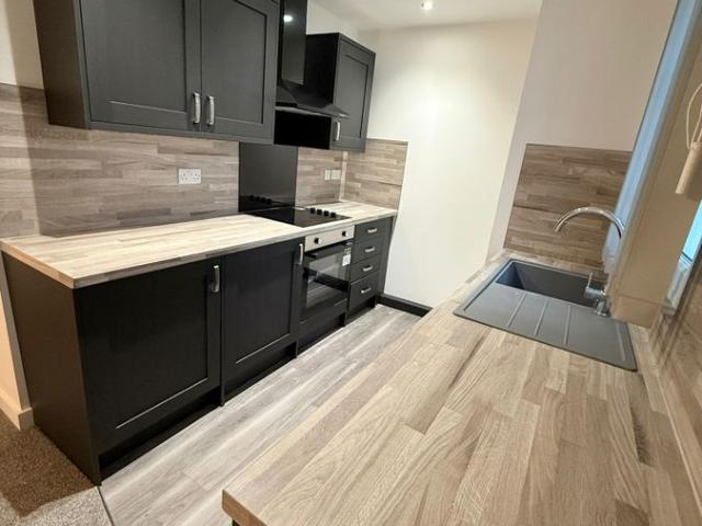 Hall Gate, Doncaster DN1, 2 bed flat to rent, £700 pcm | PrimeLocation