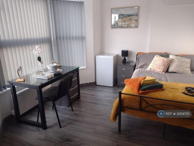 Hall Lane, Walton, Liverpool, L9 1 bed in a house share to rent £600 pcm £138 pw