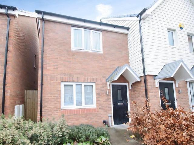 Hall Park Street, Bilston WV14 2 bed semi detached house to rent £950 pcm £219 pw