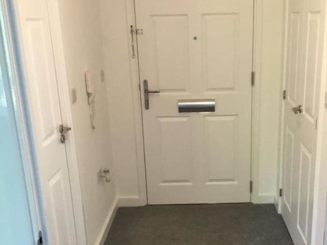 Hall Park Street, Wolverhampton WV14, 2 bed flat to rent, £885 pcm | PrimeLocation