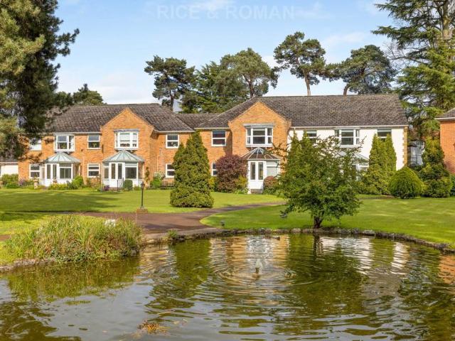 Hall Place Drive, Weybridge KT13 2 bed retirement property to rent £1,800 pcm £415 pw