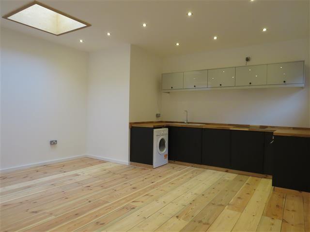 Hall Quay, Great Yarmouth NR30, 2 bed flat to rent, £850 pcm | PrimeLocation
