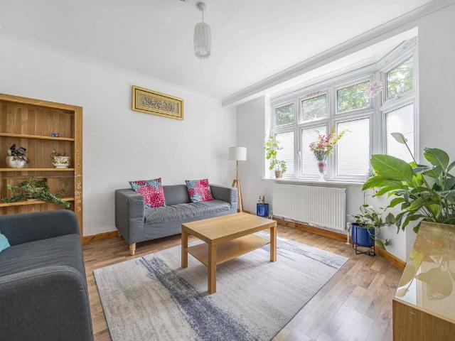 Hall Road, Isleworth TW7, 4 bed terraced house to rent, £2,750 pcm | PrimeLocation