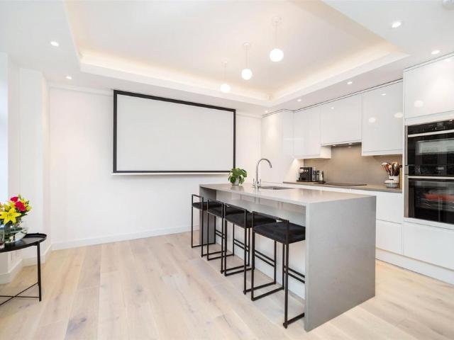 Hall Road, London, NW8 1 bed apartment to rent £2,900 pcm £669 pw