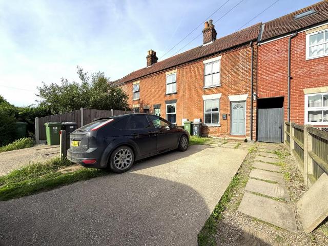 Hall Road, Martham NR29 3 bed semi detached house to rent £1,300 pcm £300 pw