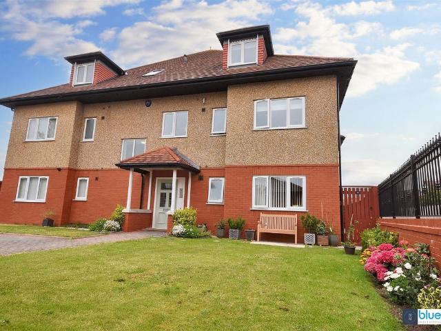 Hall Road West, Liverpool L23, 3 bed flat to rent, £2,300 pcm | PrimeLocation